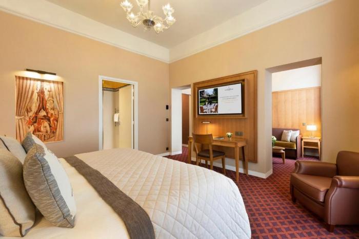 Hotel Barrire Le Westminster Le Touquet Pokój zdjęcie A suite at the hotel